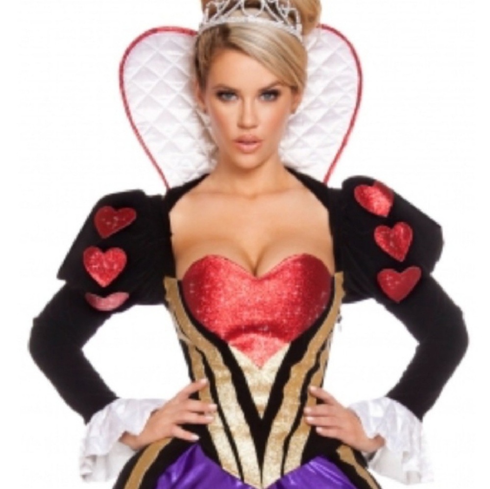 Halloween costume queen